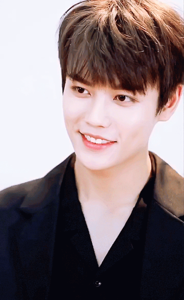 很了解 直到看到    林彦俊 最近哥哥有新歌《you》在中国音乐公告牌