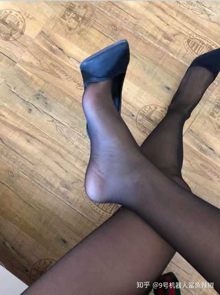 穿丝袜的美脚有多好看呢?