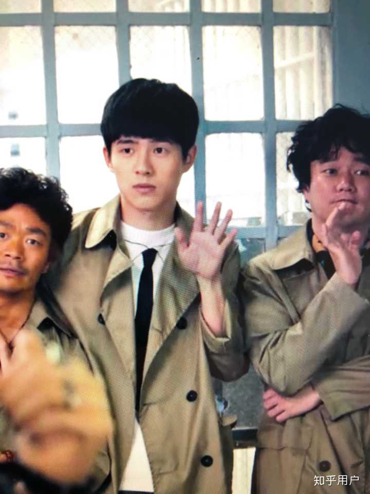 有哪些名人是断掌?