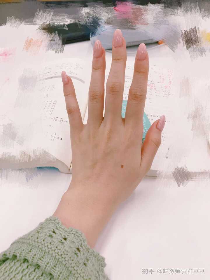 女生的手怎样变好看?
