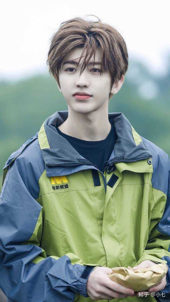 蔡徐坤真的帅吗?