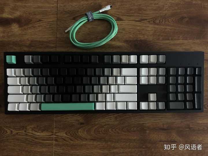 有什么好看的机械键盘配色方案?