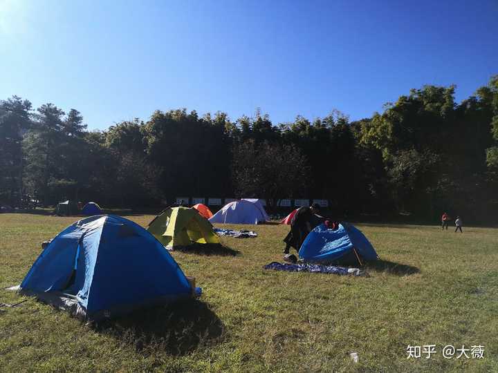 作为一个在昆明的户外群主,目前我们露营过的地方有,梁王山,石林长湖