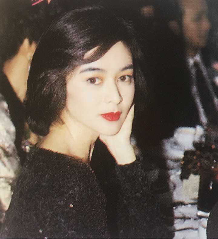对比关之琳李嘉欣的颜,谁更美?