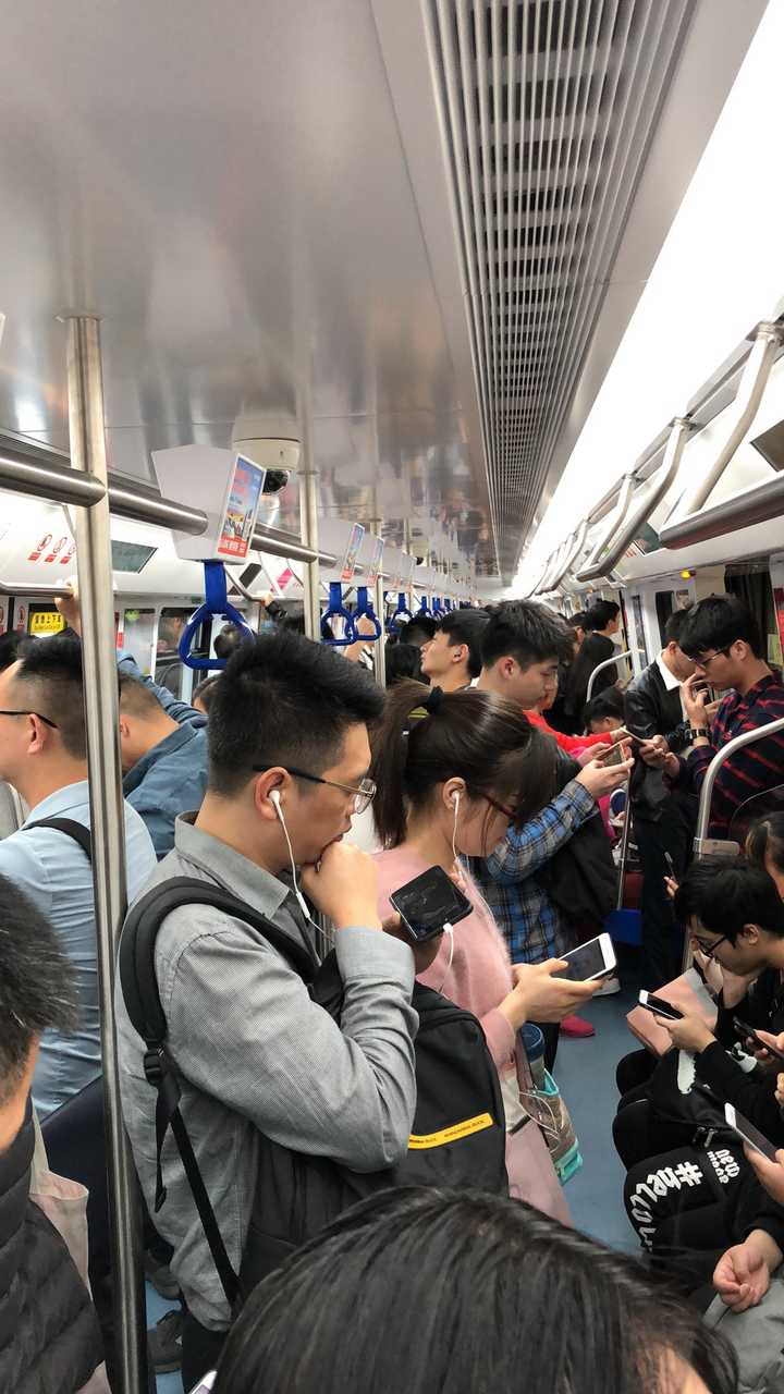 如何评价深圳地铁和广州地铁的差异和各自优劣