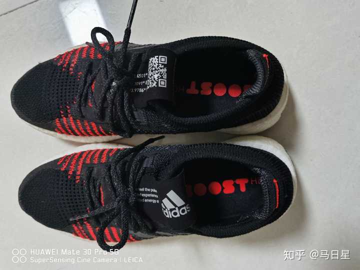 可能网布的鞋子,最大问题是鞋底不透气.