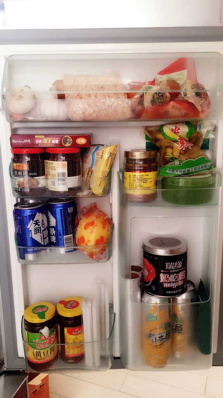 单身人士家里的冰箱一般放了些什么?