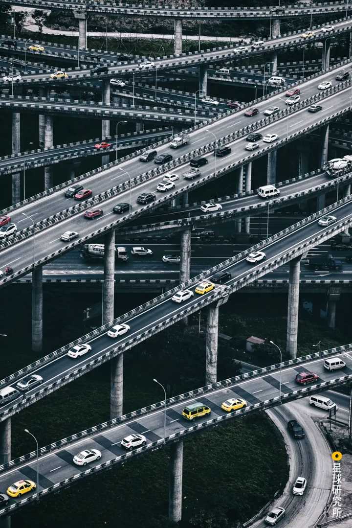 2万千米;图为重庆黄桷湾立交桥,摄影师@静言