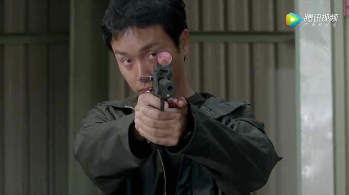 如何评价张国荣主演的电影《枪王》?