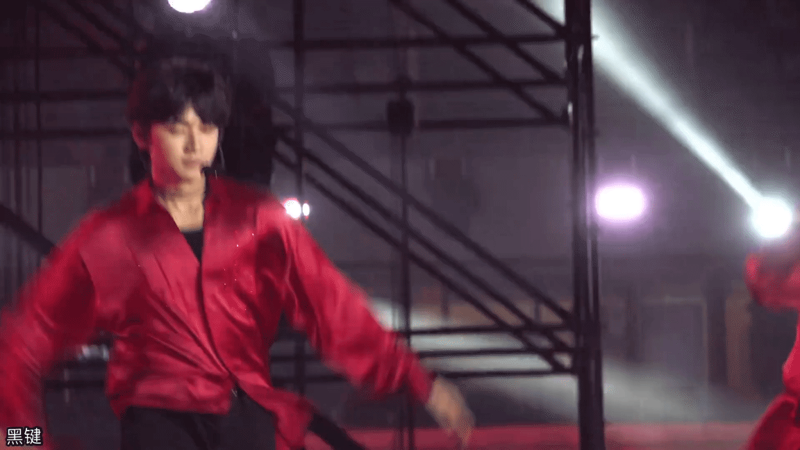 如何评价宋亚轩的颜值和气质?