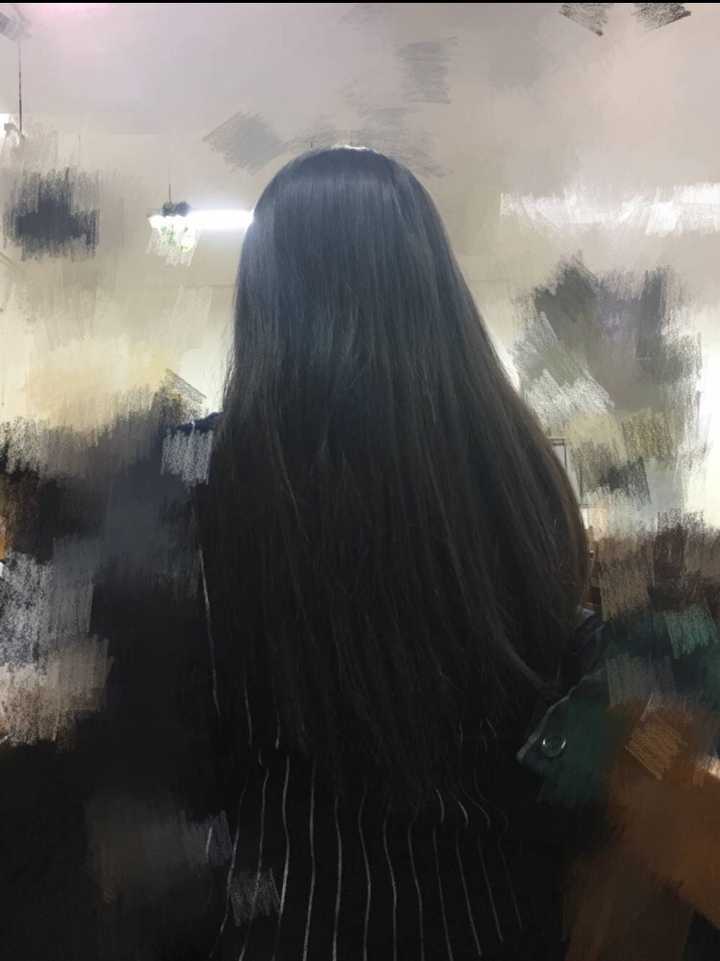 拥有一头及腰的长发睡觉是什么体验?