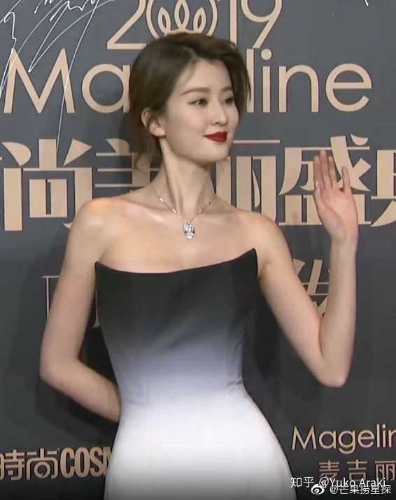 女星当中有哪些"s"型的好身材?