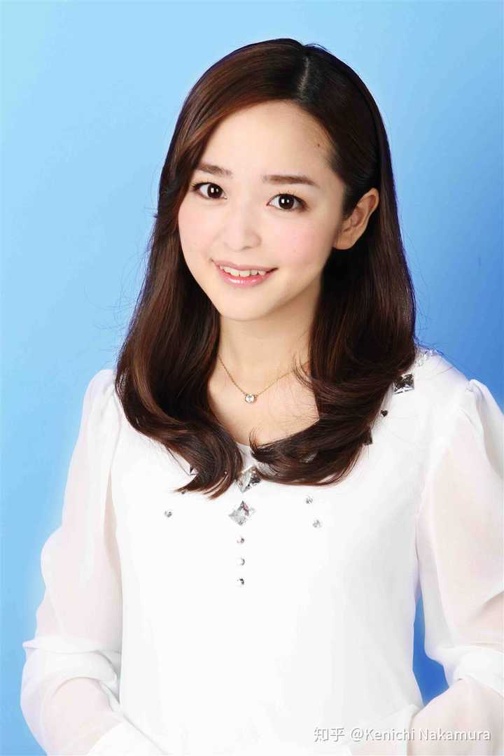 在本话已经登场,那么请允许我奶一下88版安妮罗杰声优潘惠子的女儿,同