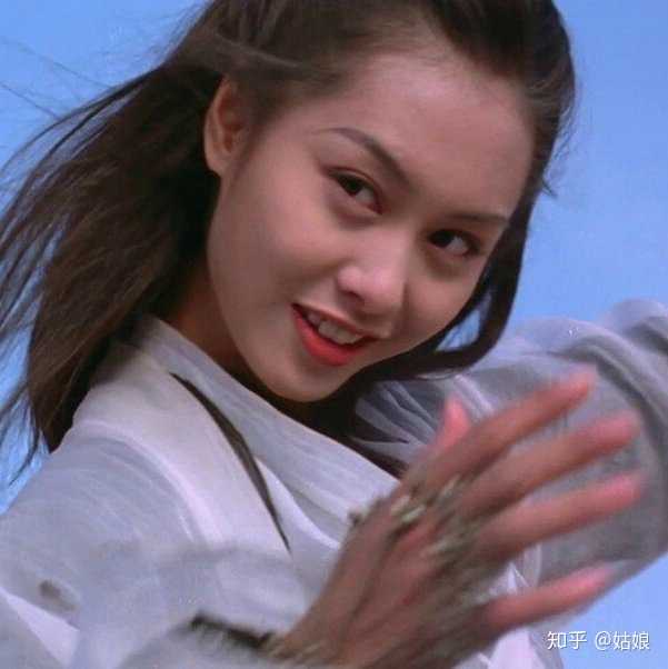 紫霞仙子朱茵的与周星驰主演的《大话西游》 《大话西游》由刘镇伟