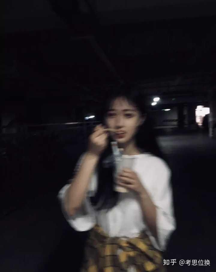 有什么酷酷的女生壁纸?