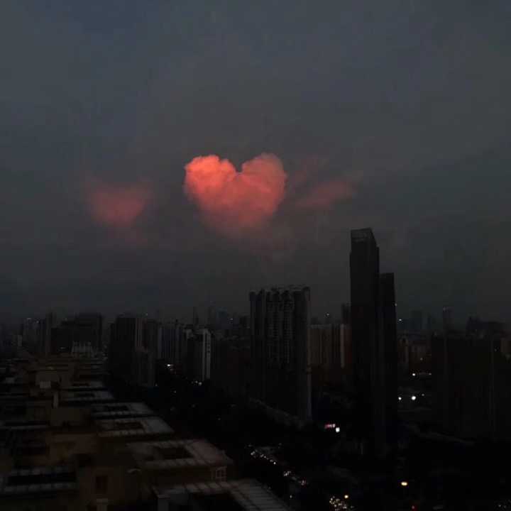 你用过哪些有趣的/有意义的微信朋友圈背景图?
