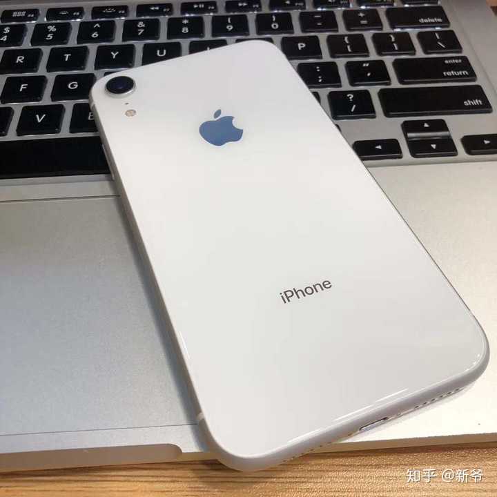 想买一个苹果iphonexr好还是8p好?