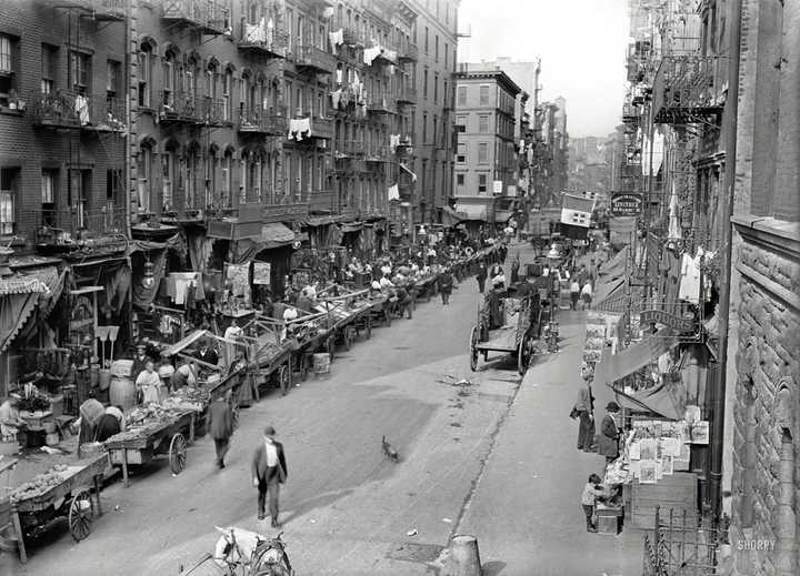 二十世纪初,美国各大城市都迎来了大量来自意大利南部的移民,仅纽约在