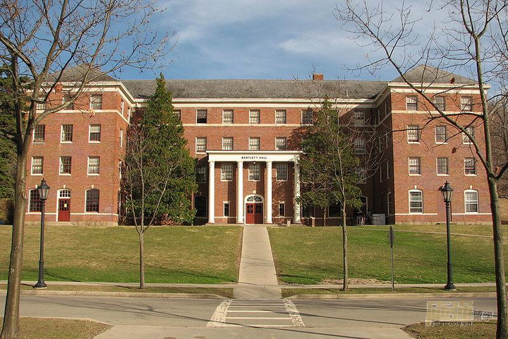 wikia.com/wiki/bartlett_u.),巴特雷特大学位于马萨诸塞州剑桥.