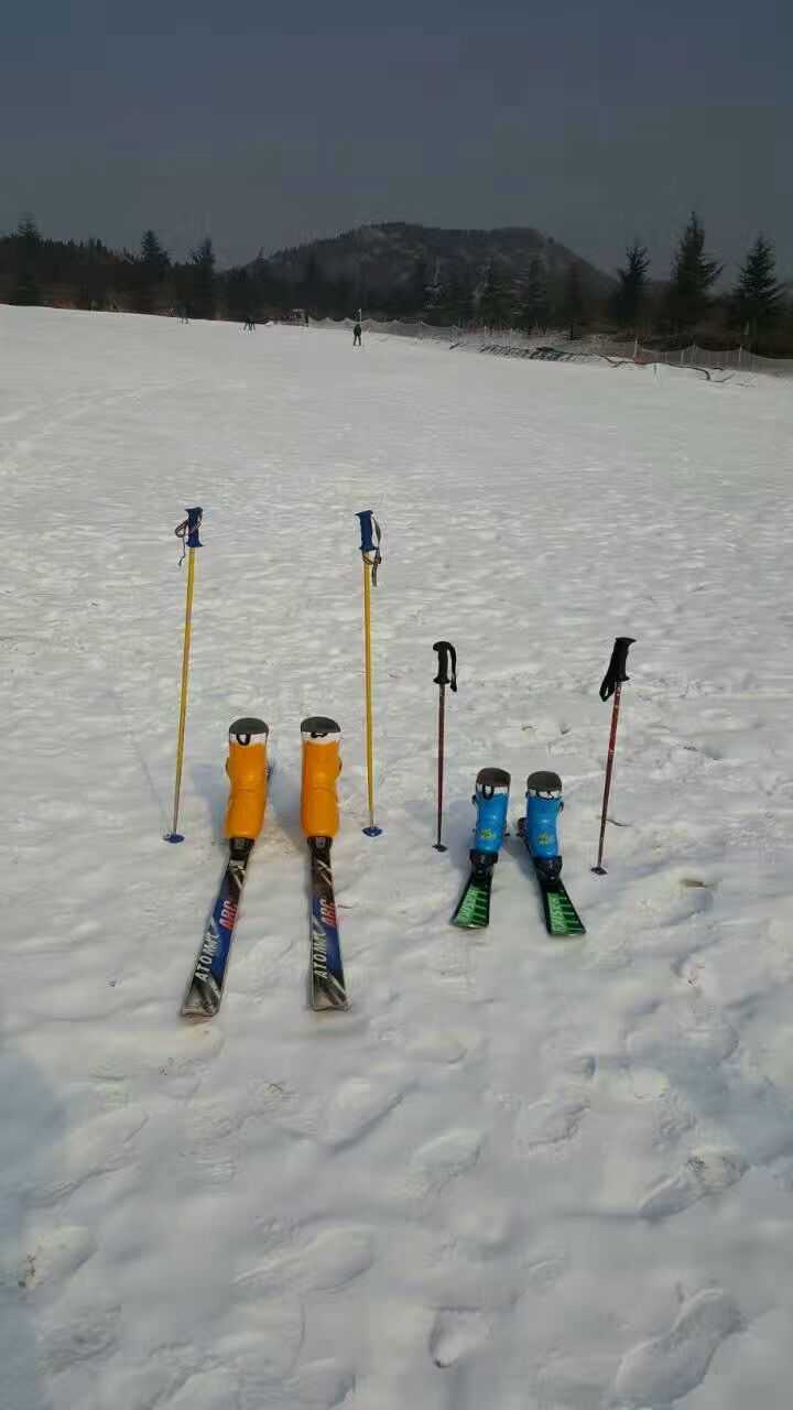 在沂水想滑雪可以去雪山彩虹谷,天造临海雪原,人造专业雪道,热血沸腾