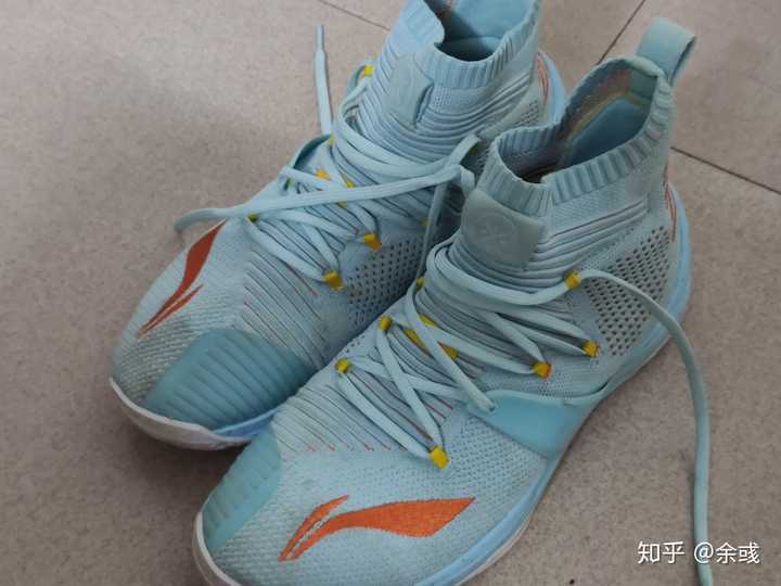 你到目前为止穿过最舒服的篮球鞋是哪双?