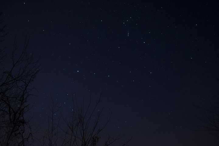 想问夜晚星空怎么拍摄?