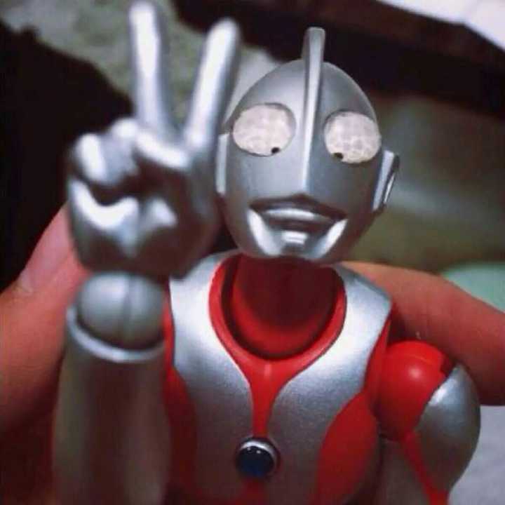 对了,应该来个多图预警了(cω) 嗯,我们都是奥特曼 这张,不知道为什么