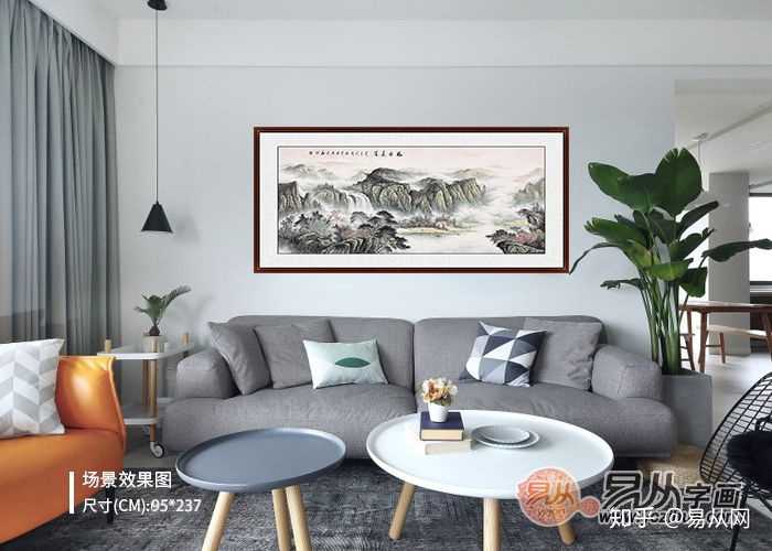 客厅沙发背景墙应该怎么搭配挂画呢?