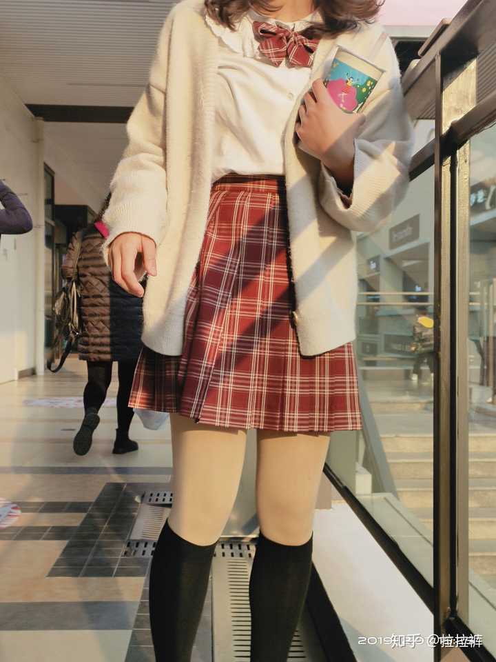 腿粗的女生可以穿jk制服嘛?