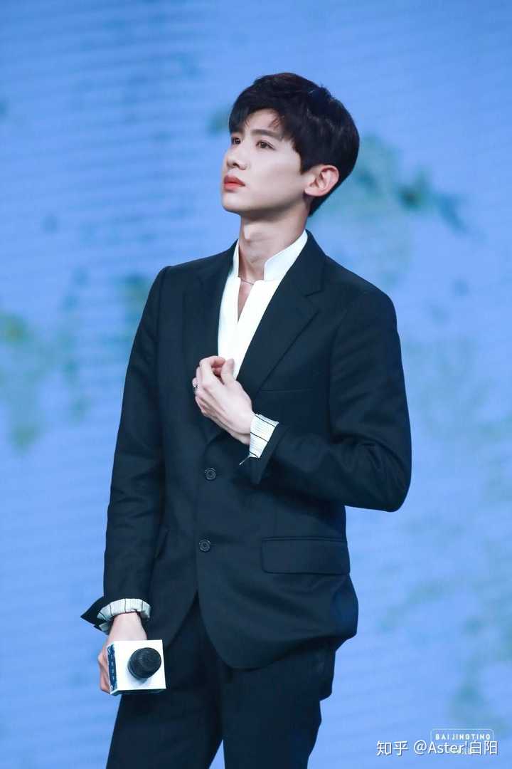 衣品好的国内男明星有哪些?