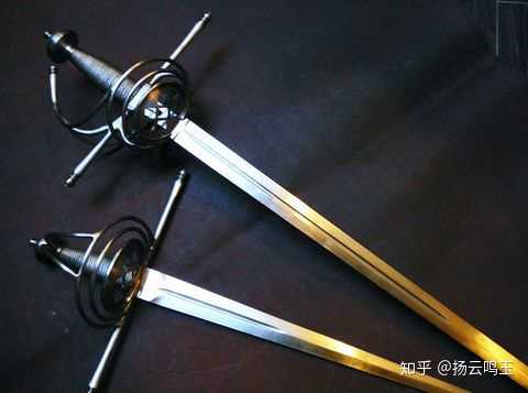 侧剑(side sword,比武装剑更轻更细,兼具劈刺,最初的博洛尼亚侧剑是