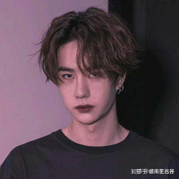 王一博有哪些可以用来当头像的图片?