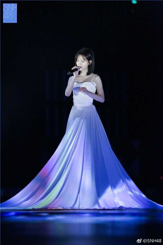 如何评价snh第四届总决选鞠婧祎的《等不到你》和《每