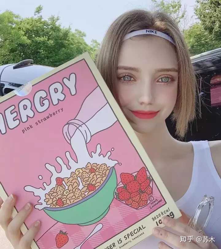 吃可爱多长大的chloe是个98年的德韩混血模特.