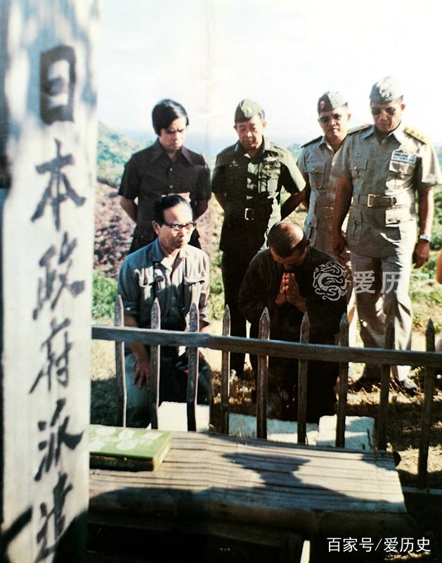 1974年3月11日一早,小野田宽郎在走出丛林前,前往了小冢金七被击毙的