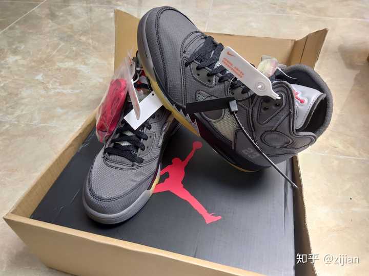 自穿大家推荐入ow x aj4白帆还是ow x aj5黑蝉翼?