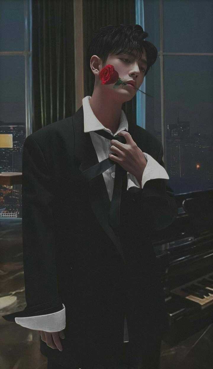 但是他的小兔牙让他笑起来真的迷死人(我在说什么,软萌又可爱(////)