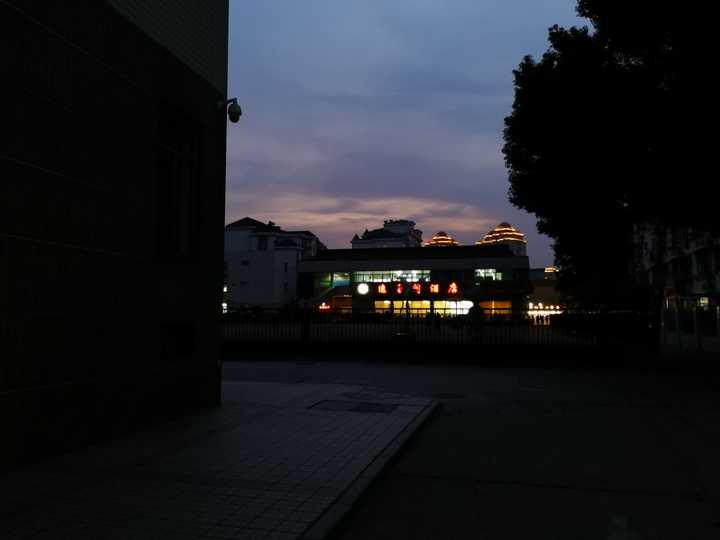 草场门校区内部