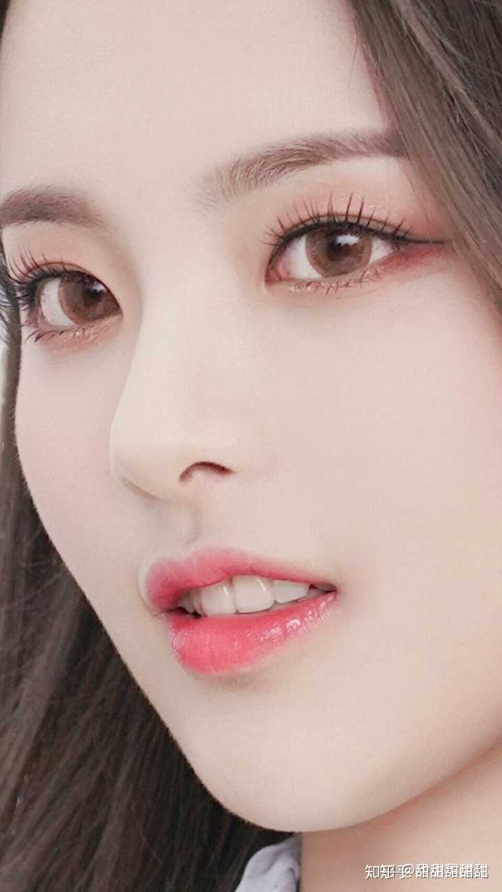 杨超越的颜放在韩国女团中可以称之为神颜吗?