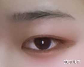 知乎有妹有同眼尾沟深长的妹子鸭!感觉眼妆好难画.