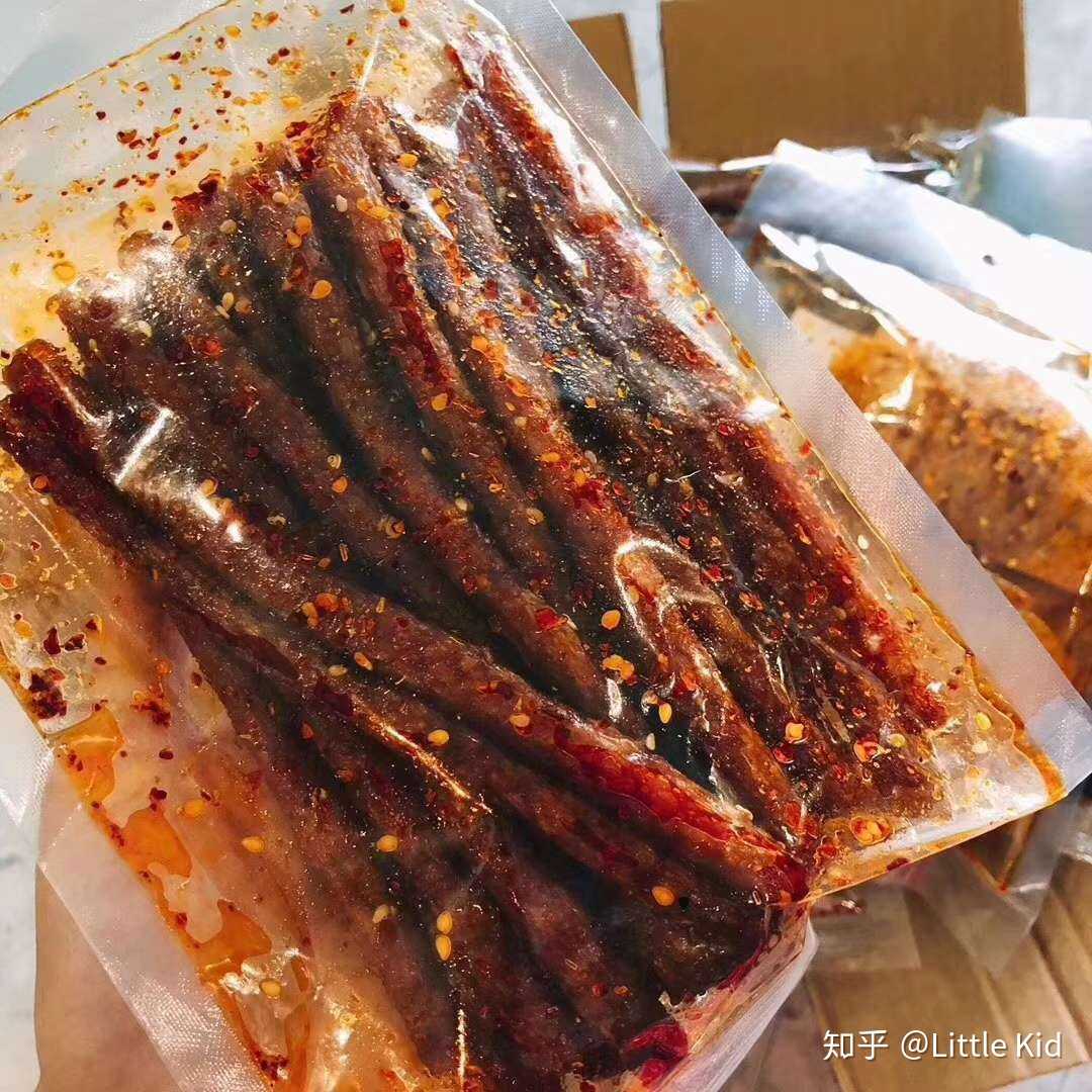 辣条这个东西真的可能不掉了,谁说只有小孩子才可以吃辣条的,没有