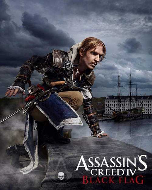 旁边的艾芙琳的coser是他太太…… 还cos过《刺客信条4》的爱德华