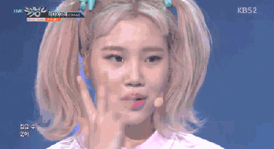 第一眼看这个笑的不行,给人带来快乐的姑娘谁不喜欢啊