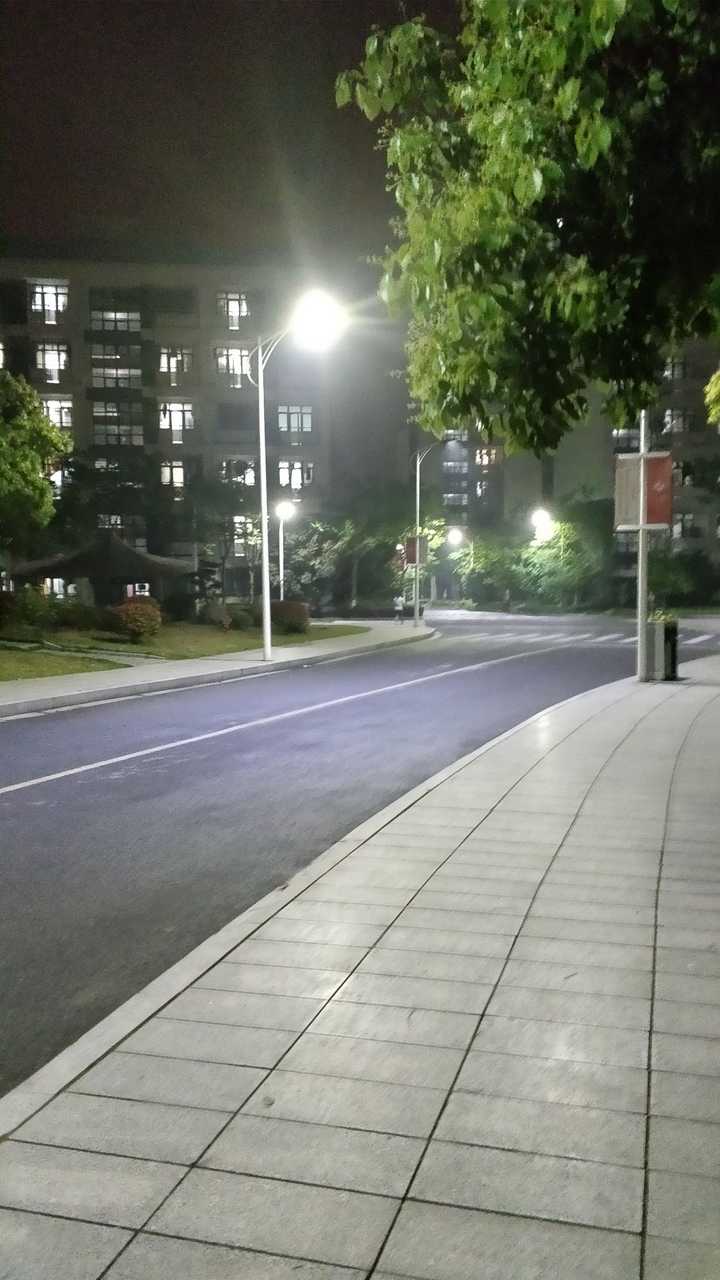 一个人如何欢快的夜跑?