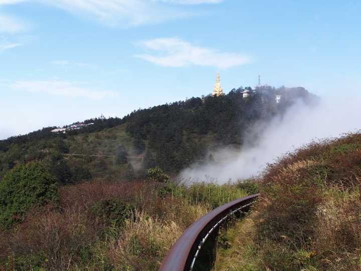 峨眉山顶的小火车(不是犍为小火车)为何停运?