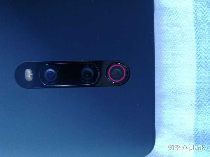 红米k20 pro摄像头进灰怎么办?