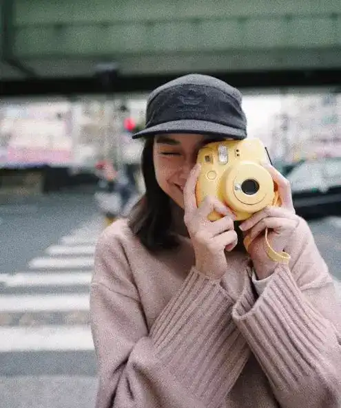 拍照时候摆什么手势,姿势或者造型可以免于剪刀手的流俗?