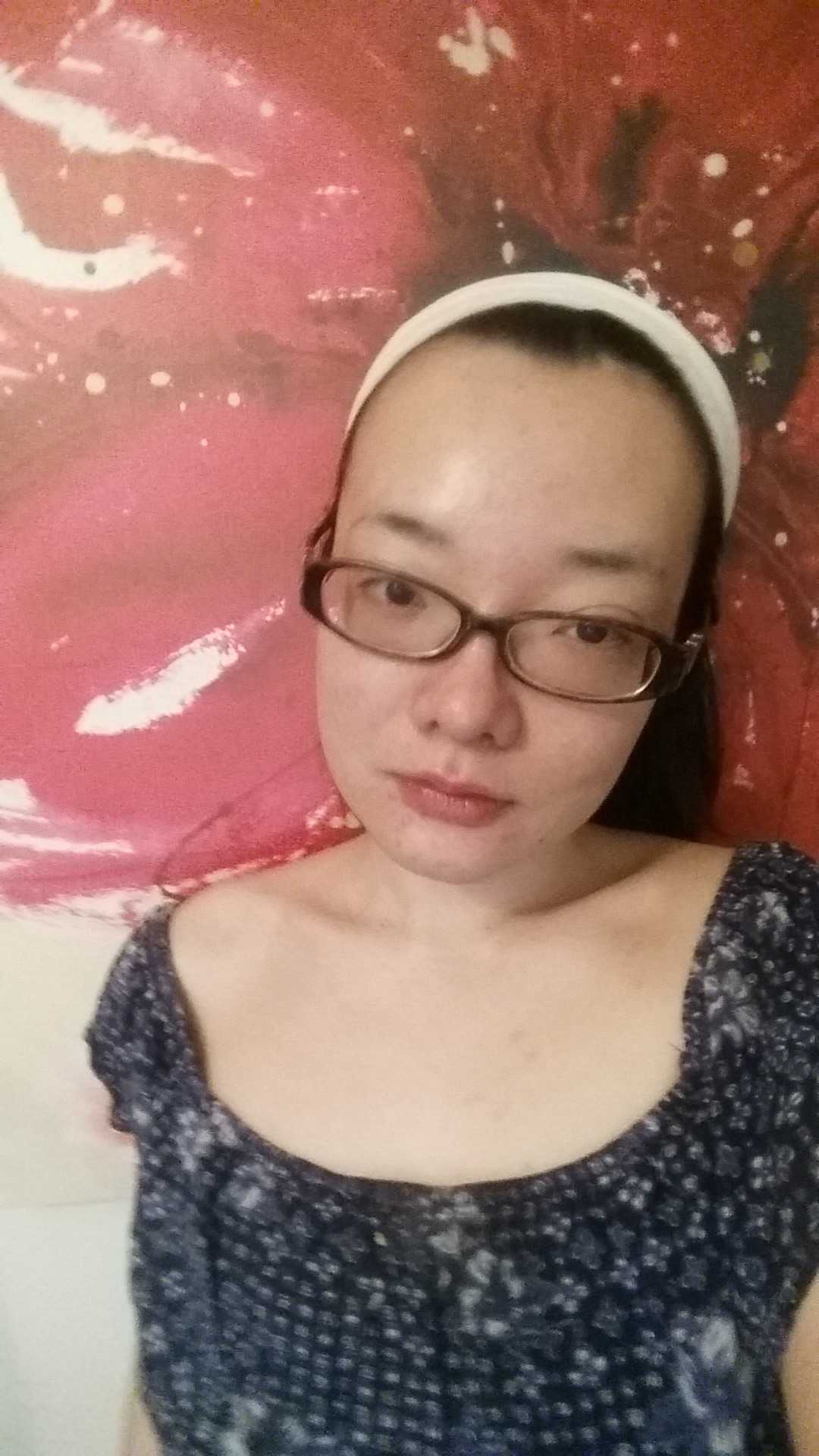 我是高度近视,取了眼镜世界就是模糊的,所以必须要带框架 我还是大
