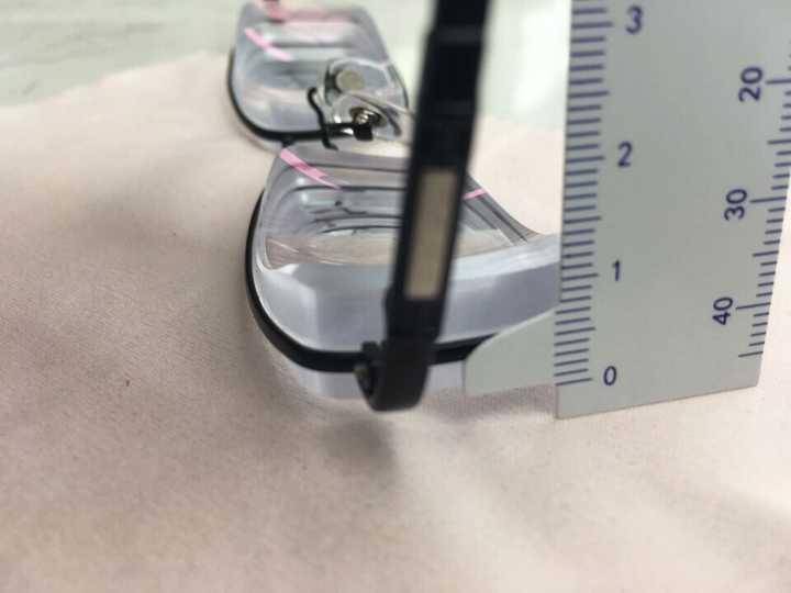 400度近视在晚上睡觉的时候按摩眼睛整整一夜会降低近视度数吗?