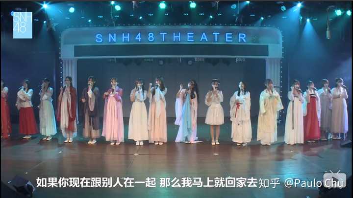 所以,向来都对公演有着一种纯粹热爱的她们,就在嘉兴路剧场,为大家送
